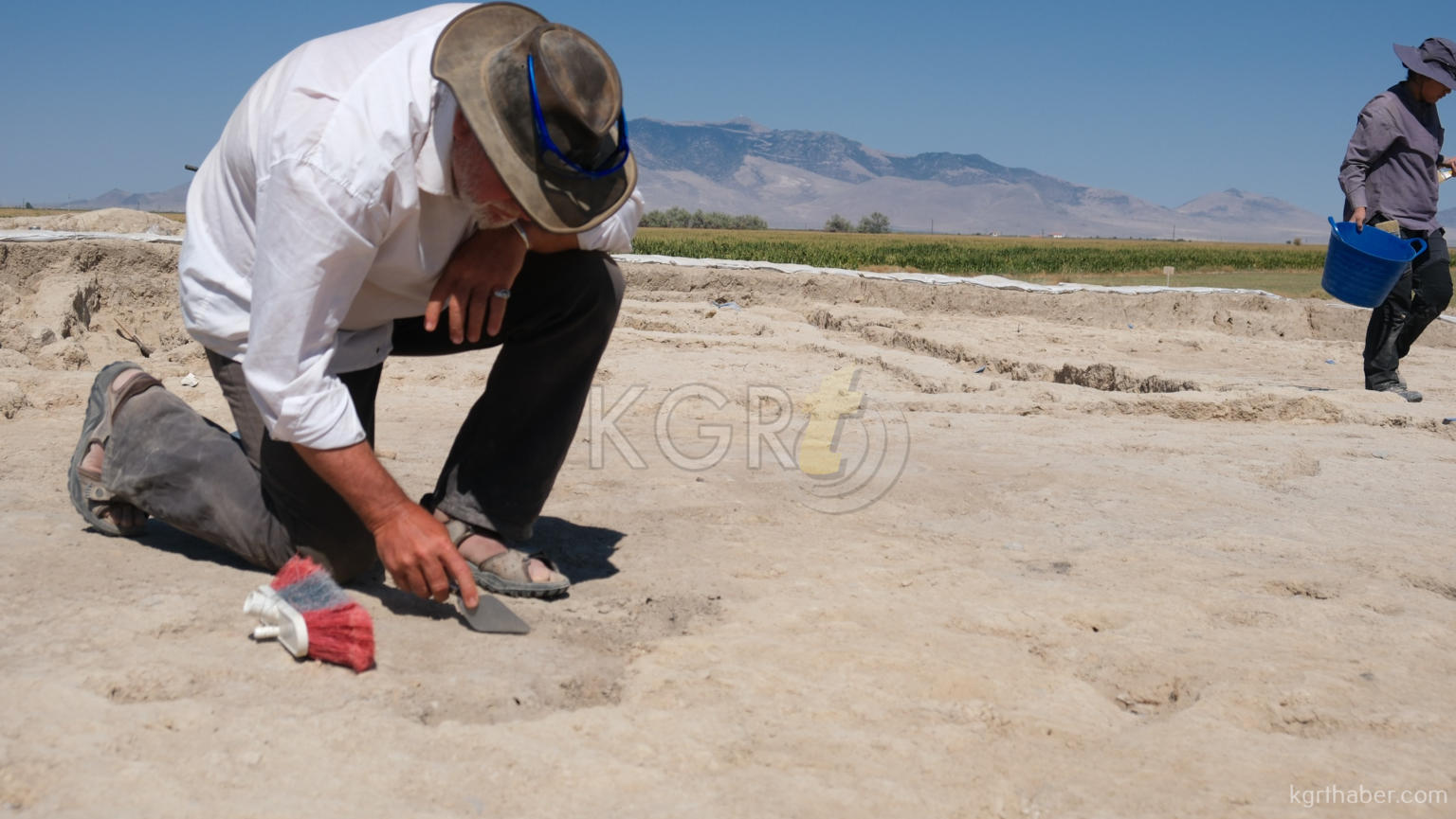 Karamanda Yaklasik 10 Bin Yillik Sokak Bulundu13