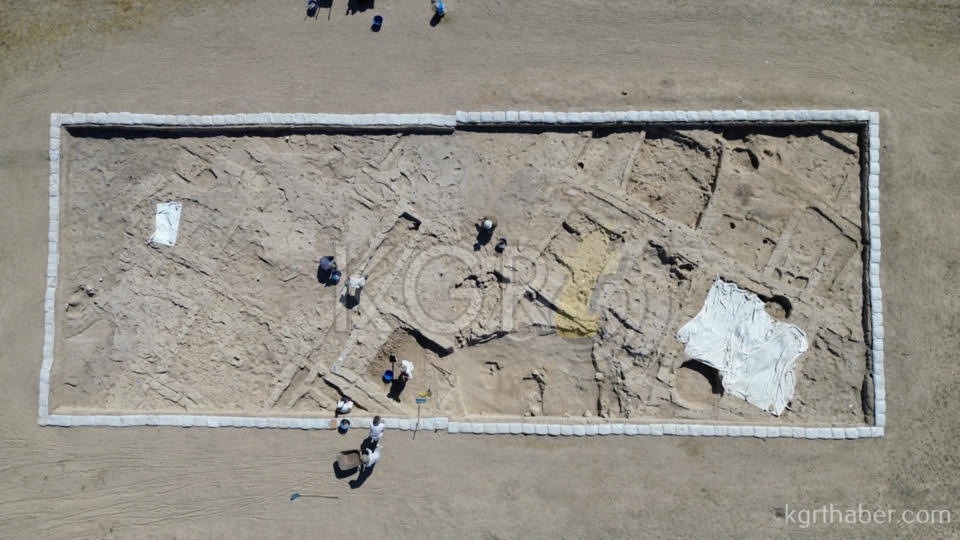 Karamanda Yaklasik 10 Bin Yillik Sokak Bulundu3