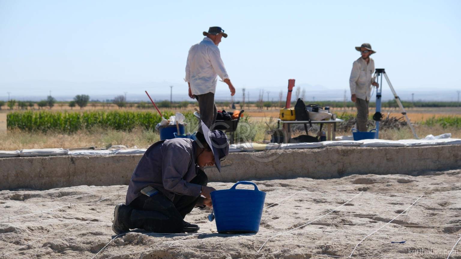 Karamanda Yaklasik 10 Bin Yillik Sokak Bulundu8