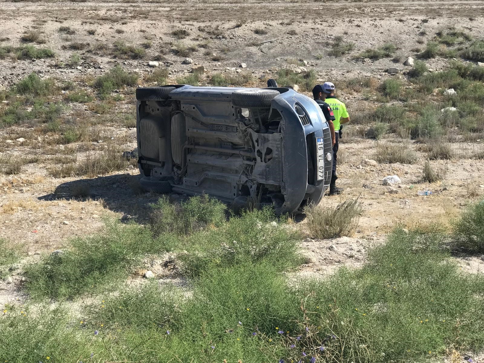 Kontrolden Cikan Otomobil Takla Atti 5 Kisi Yaralandi (2)