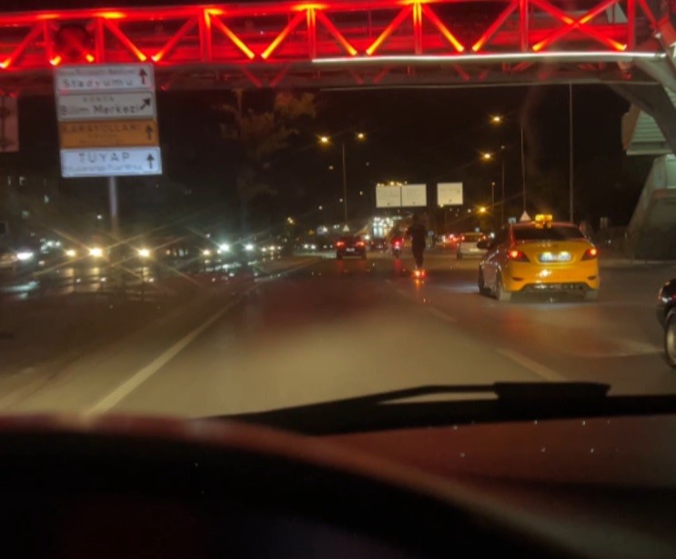 Scooterla 90 Kilometre Hizla Araclari Solladi (1)