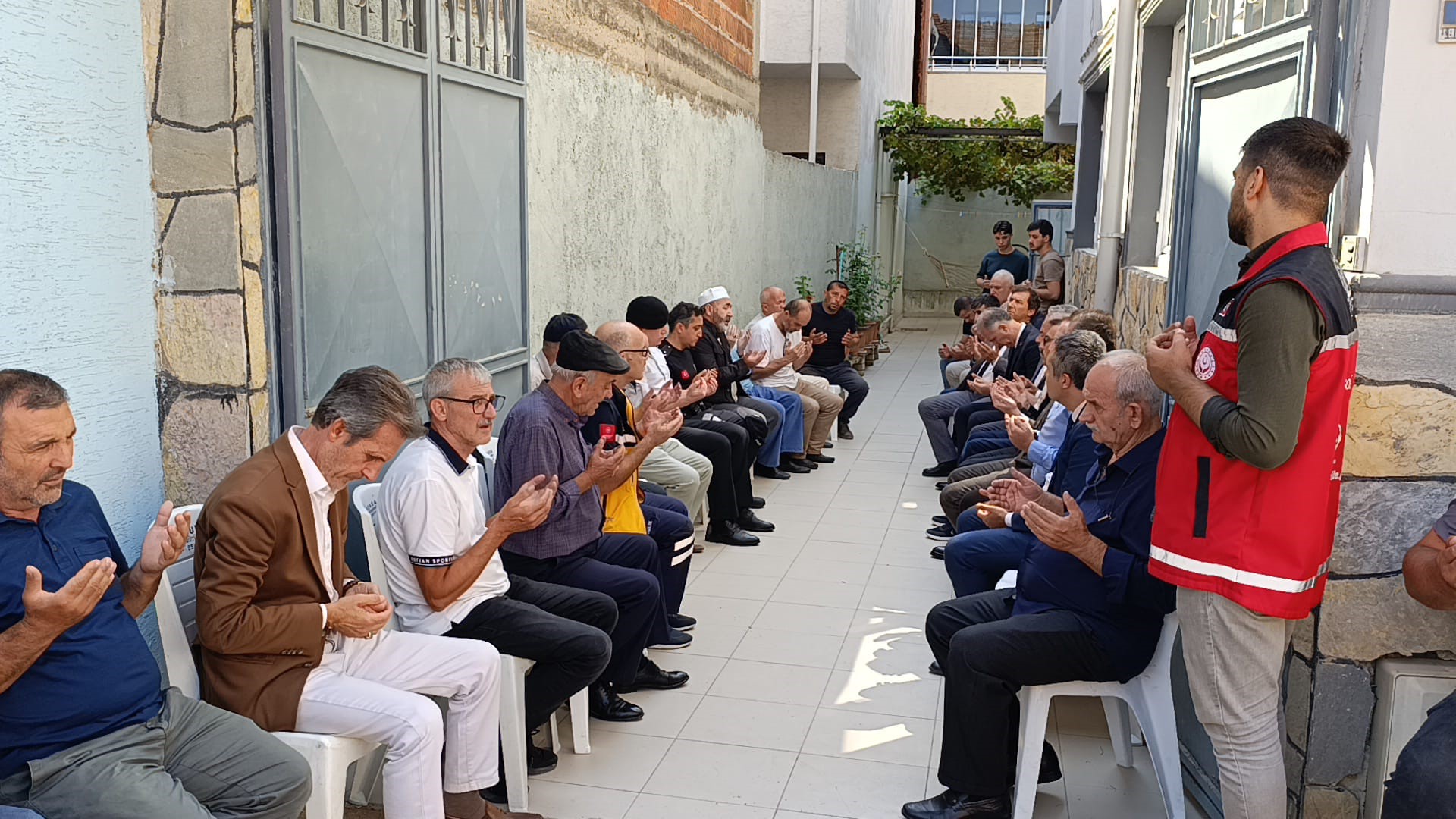 1 Sinif Emniyet Muduru Muhsin Aydemirin Sehit Atesi Bursaya Dustu (2)