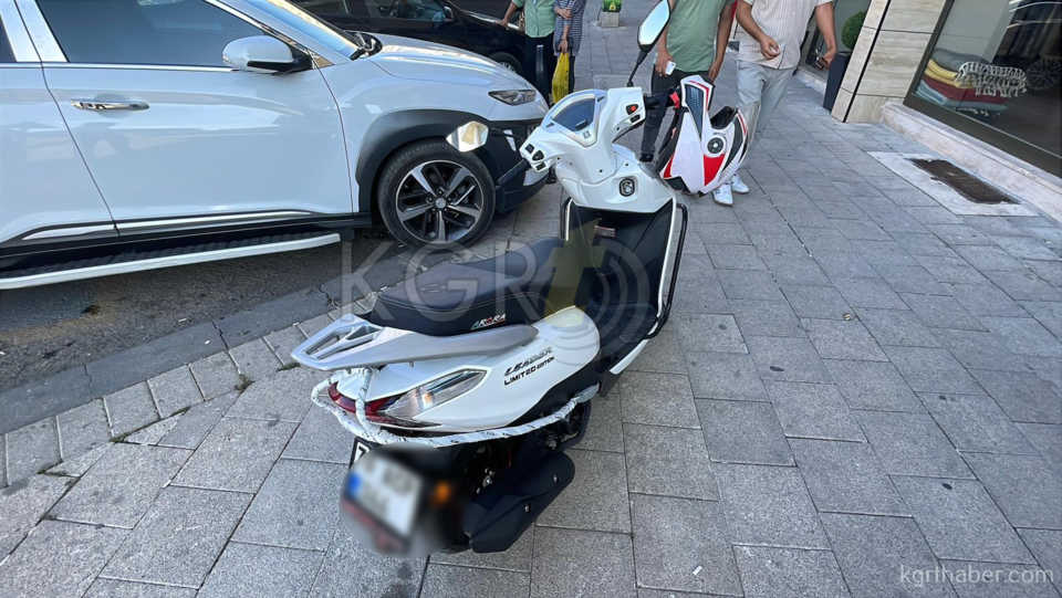 30 Metrelik Yolda Motosiklet Kadina Carpti 2 Yarali1