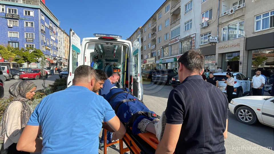 30 Metrelik Yolda Motosiklet Kadina Carpti 2 Yarali3