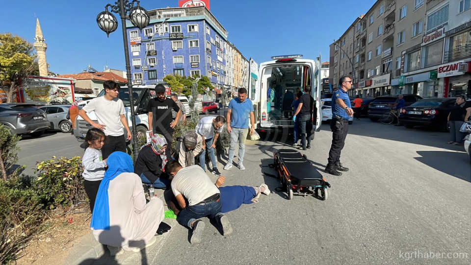 30 Metrelik Yolda Motosiklet Kadina Carpti 2 Yarali4