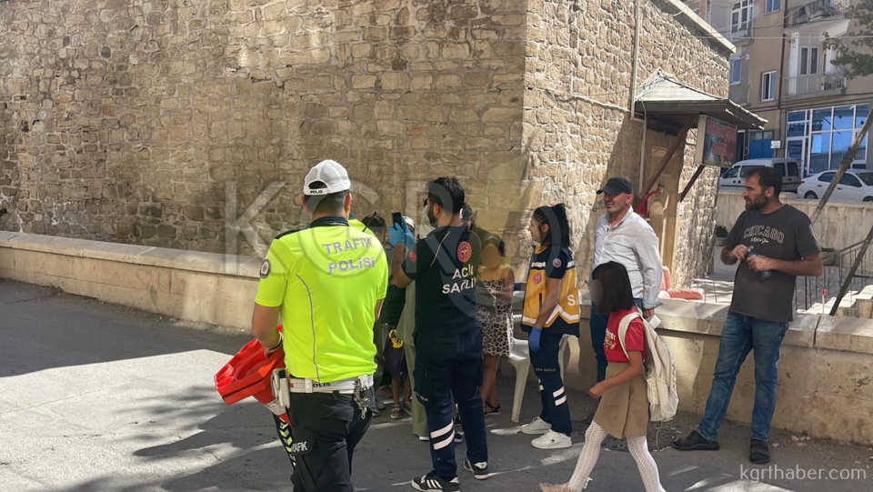 81 Yasindaki Kadinin Araci 8 Yasindaki Cocugun Ayagini Ezdi0