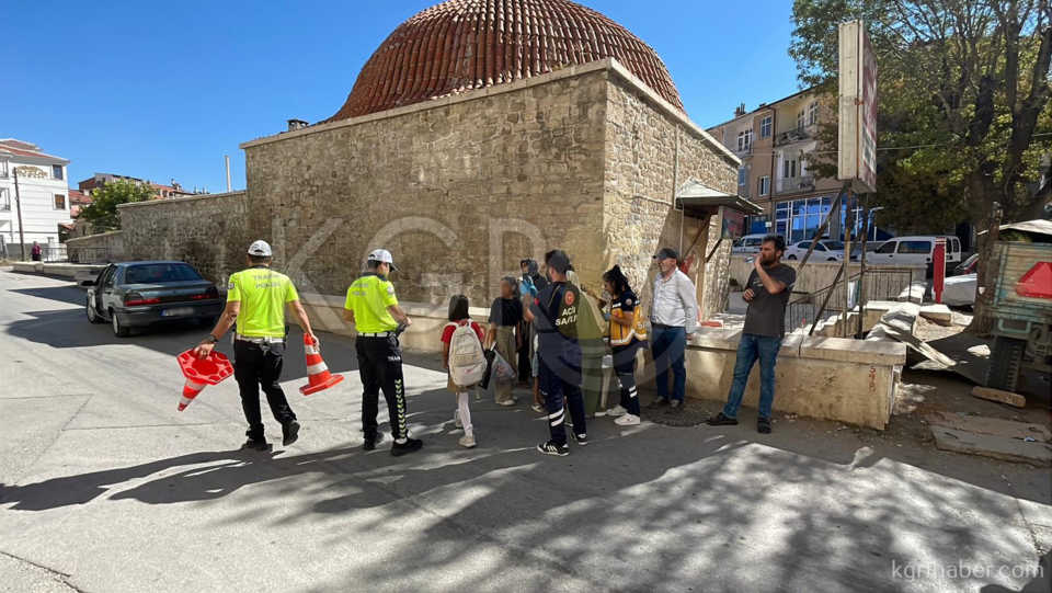 81 Yasindaki Kadinin Araci 8 Yasindaki Cocugun Ayagini Ezdi2