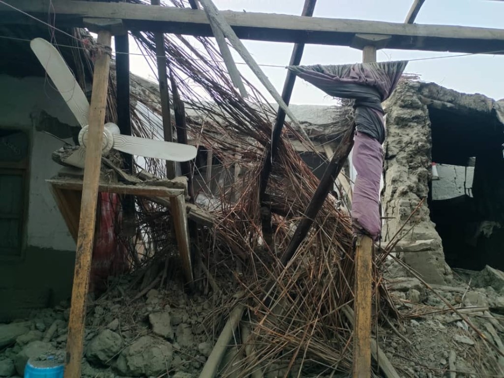 Afganistanda Deprem 800 Can Kaybi (1)