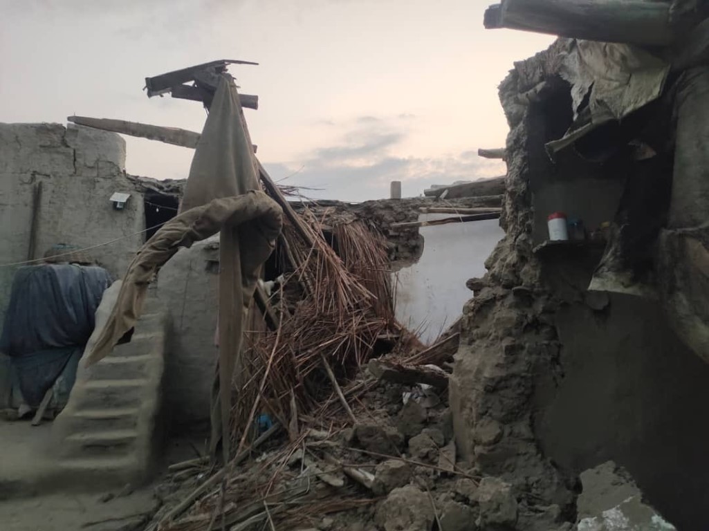 Afganistanda Deprem 800 Can Kaybi (2)