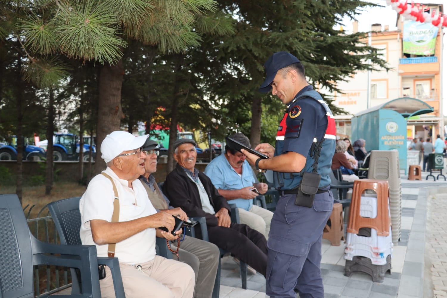 Akcasehir Elma Festivalinde Jandarma Kus Ucurtmadi (5)