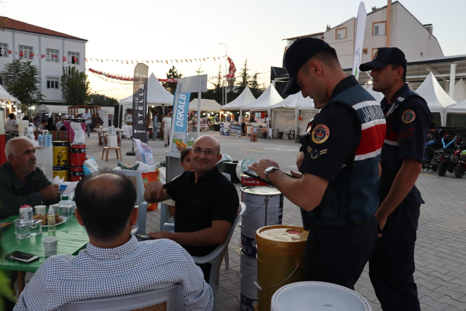 Akcasehir Elma Festivalinde Jandarma Kus Ucurtmadi (8)