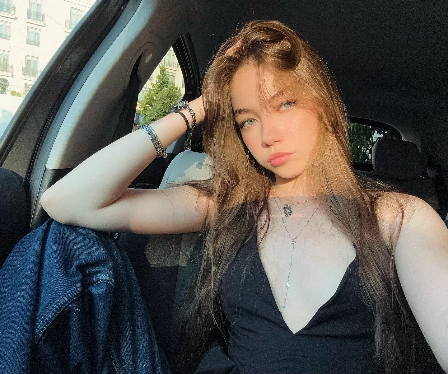 Alisa Sezen Sever Nasil Unlu Oldu (2)