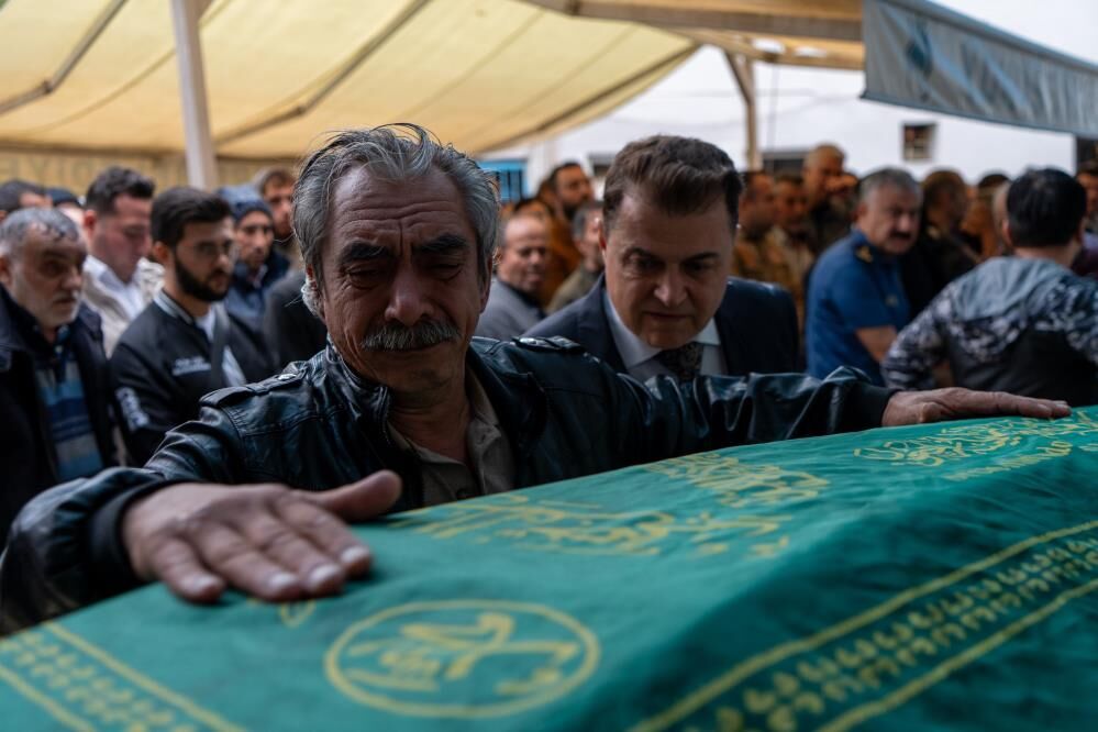 Anne Baba Ve Ogullarina Veda Yurek Burktu2