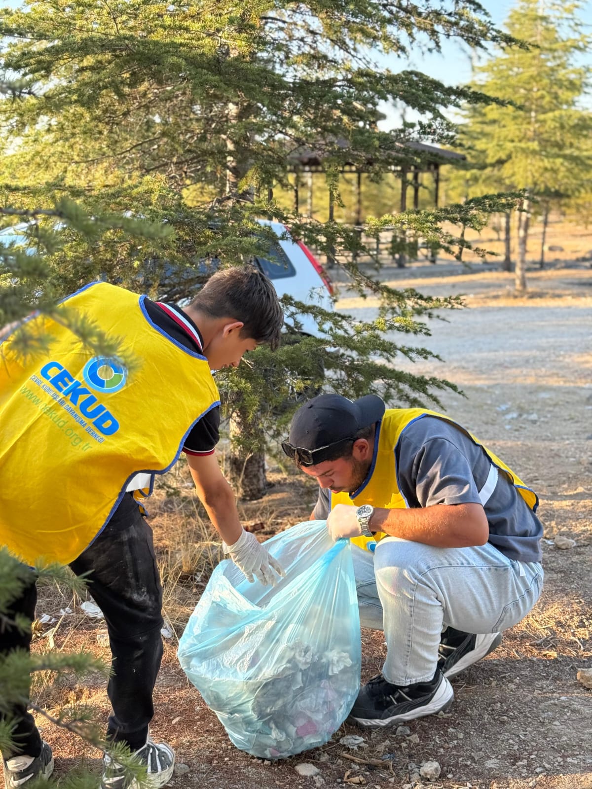 Atak Bisikletciler Dunya Temizlik Gununde Sahadaydi (2)