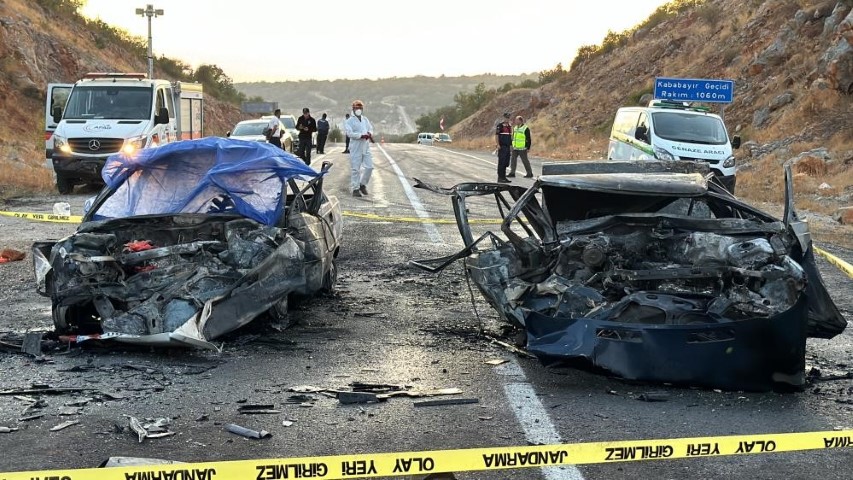 universite-kayit-yolunda-yanarak-can-verdiler1