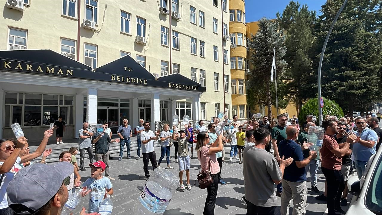 Carsambanin Gelisi Persembeden Bellidir (3)