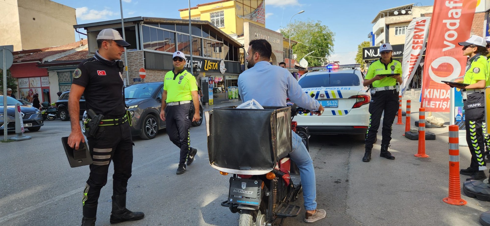 Karaman Emniyeti Neler Yakaladi Neler 8 Kisi Tutuklandi (3)