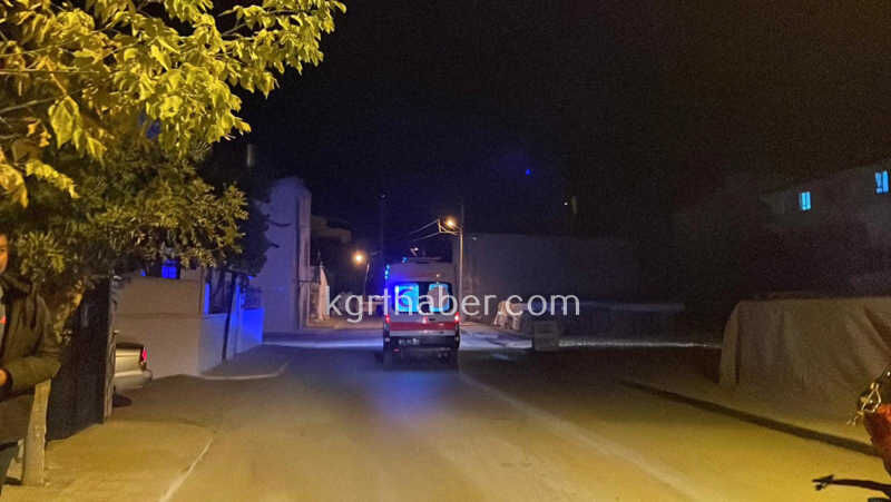 Karamanda 1 Kisi Sirtindan Bicaklandi7