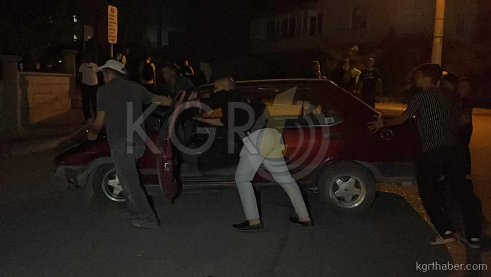 Karamanda 2 Otomobil Kavsakta Carpisti 2 Yarali5