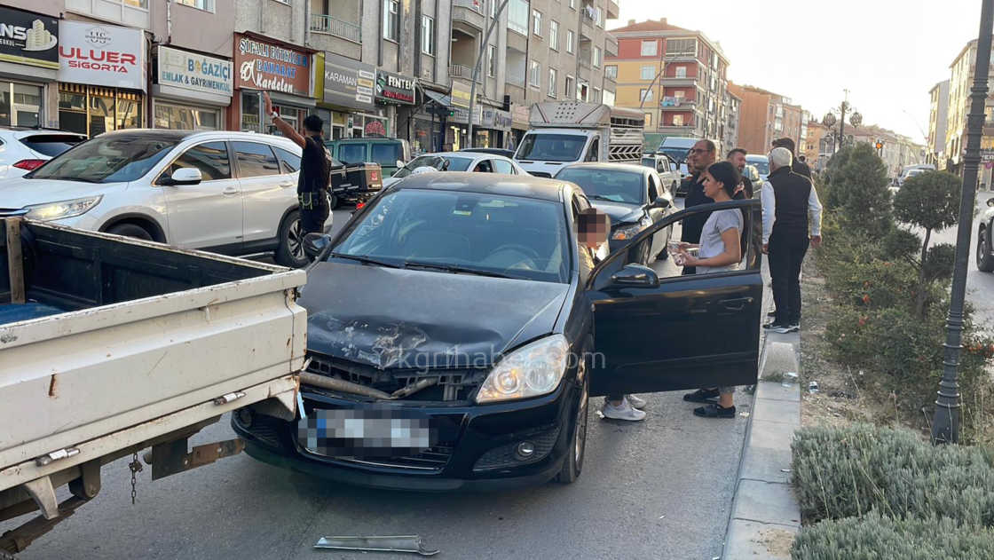 Karamanda 3 Aracli Zincirleme Kaza 1 Yarali1