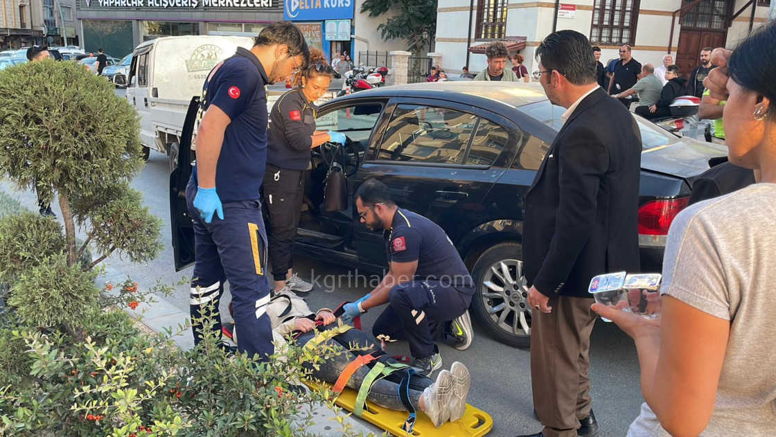 Karamanda 3 Aracli Zincirleme Kaza 1 Yarali13