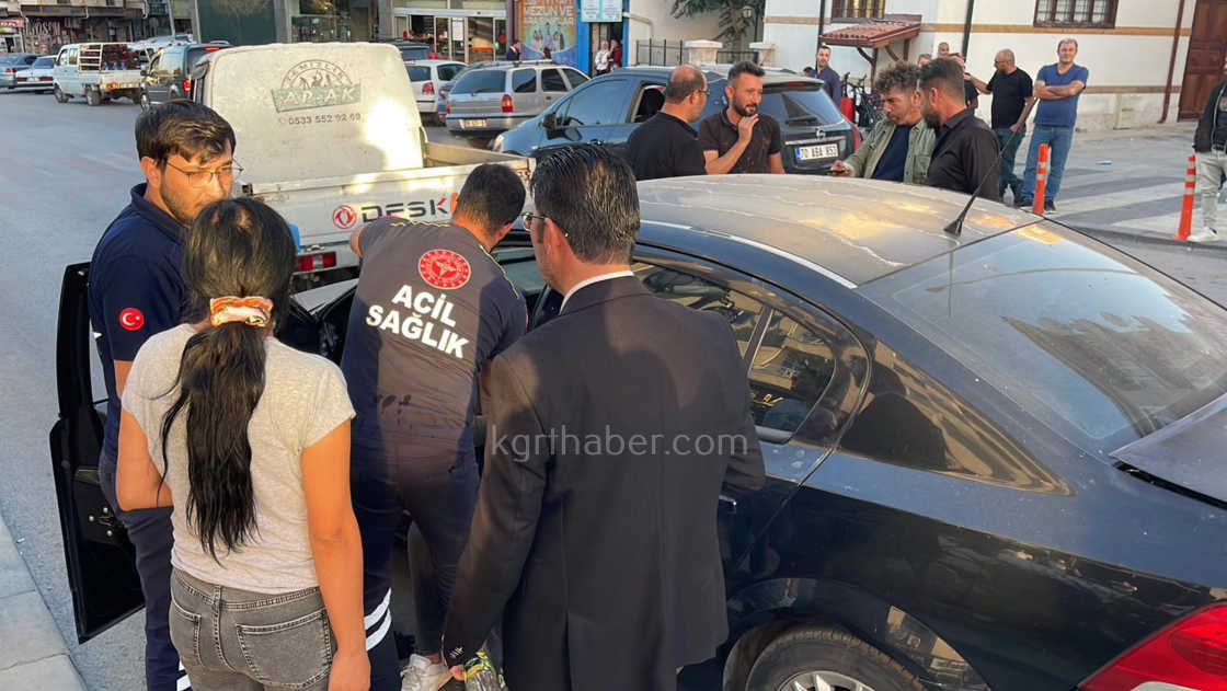 Karamanda 3 Aracli Zincirleme Kaza 1 Yarali14