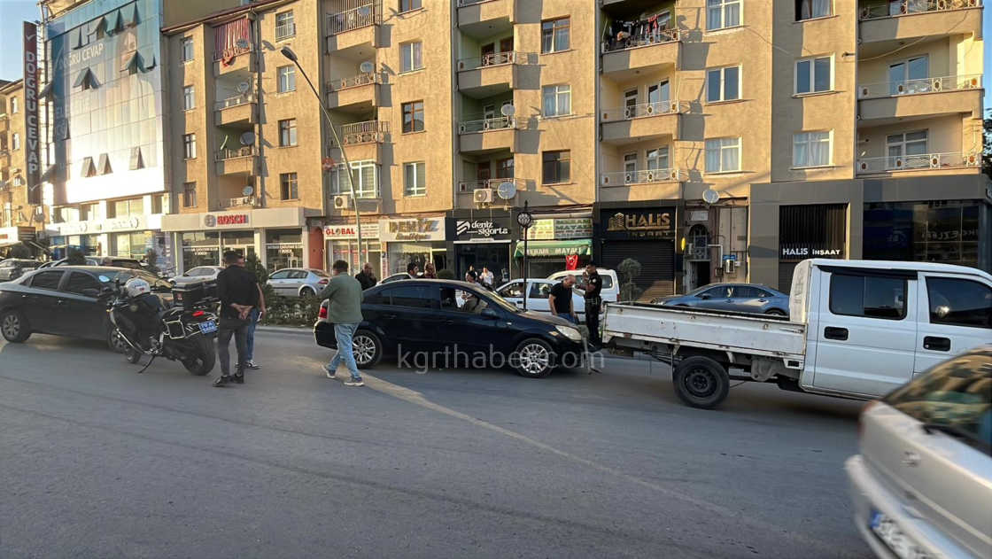 Karamanda 3 Aracli Zincirleme Kaza 1 Yarali15