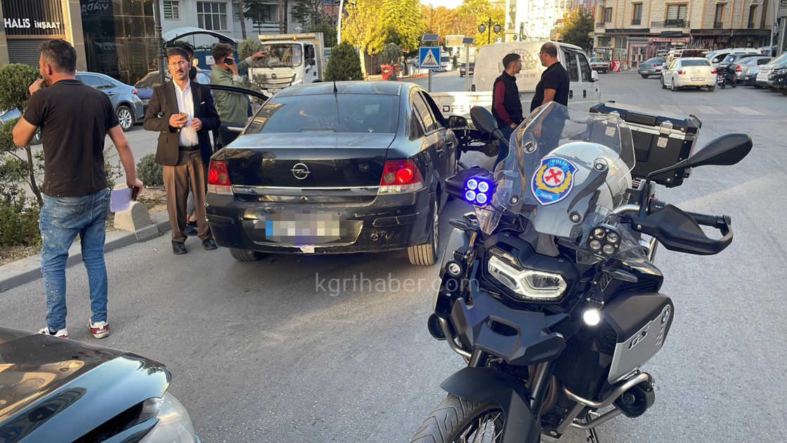 Karamanda 3 Aracli Zincirleme Kaza 1 Yarali8