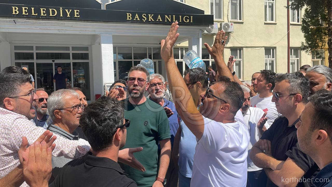 Karamanda 3 Gundur Susuz Kalan Site Halkindan Eylem0