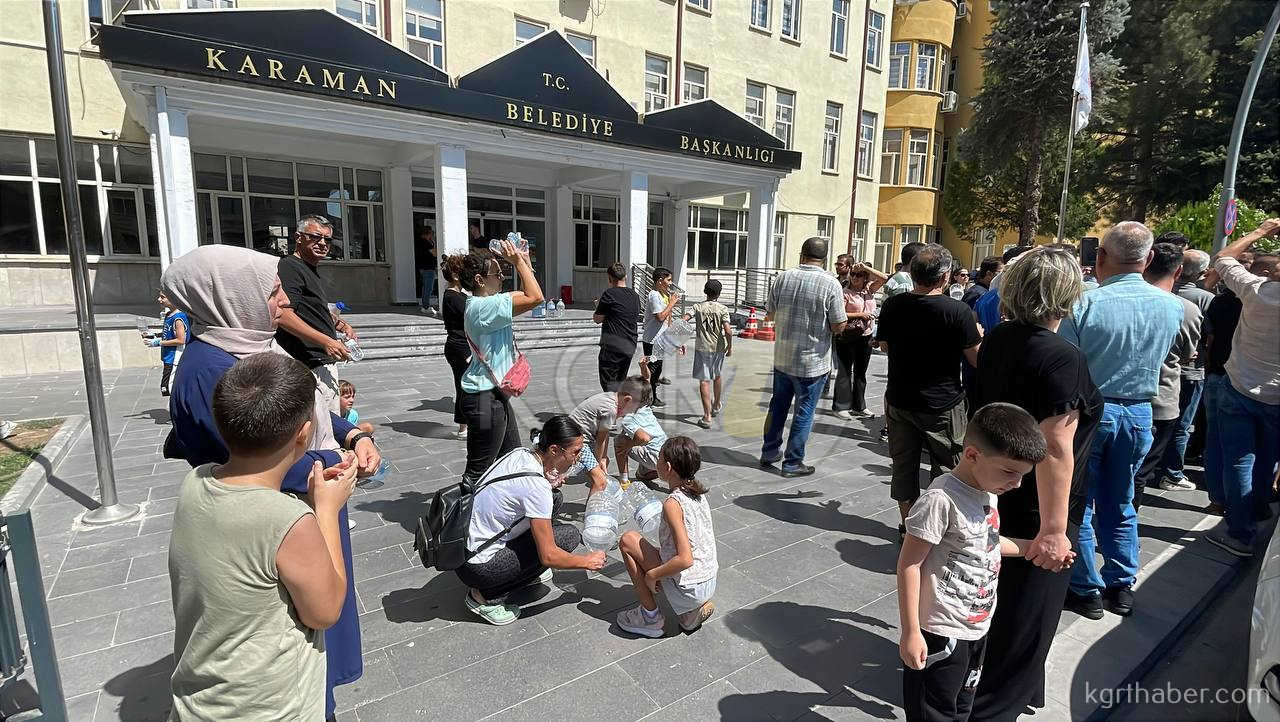 Karamanda 3 Gundur Susuz Kalan Site Halkindan Eylem1