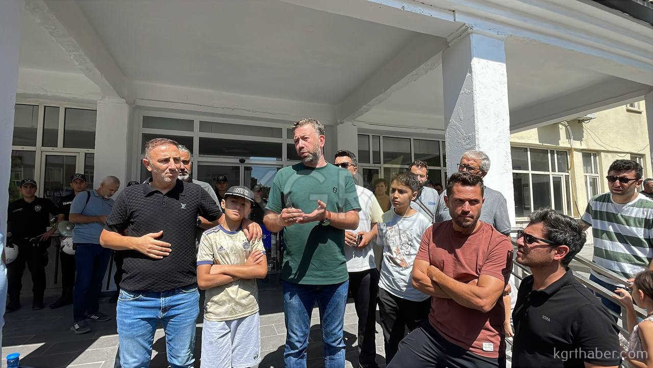 Karamanda 3 Gundur Susuz Kalan Site Halkindan Eylem10