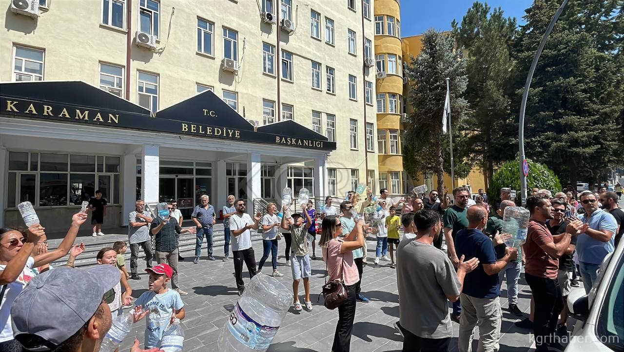 Karamanda 3 Gundur Susuz Kalan Site Halkindan Eylem16