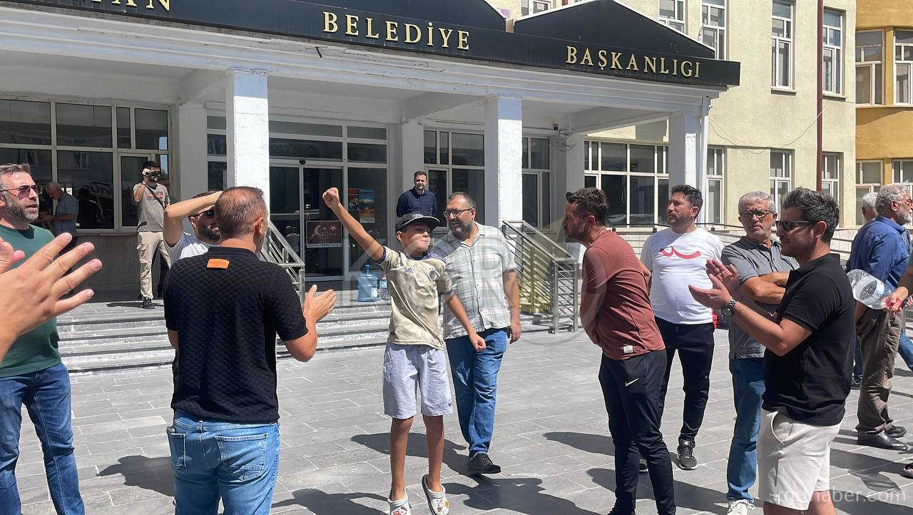 Karamanda 3 Gundur Susuz Kalan Site Halkindan Eylem5