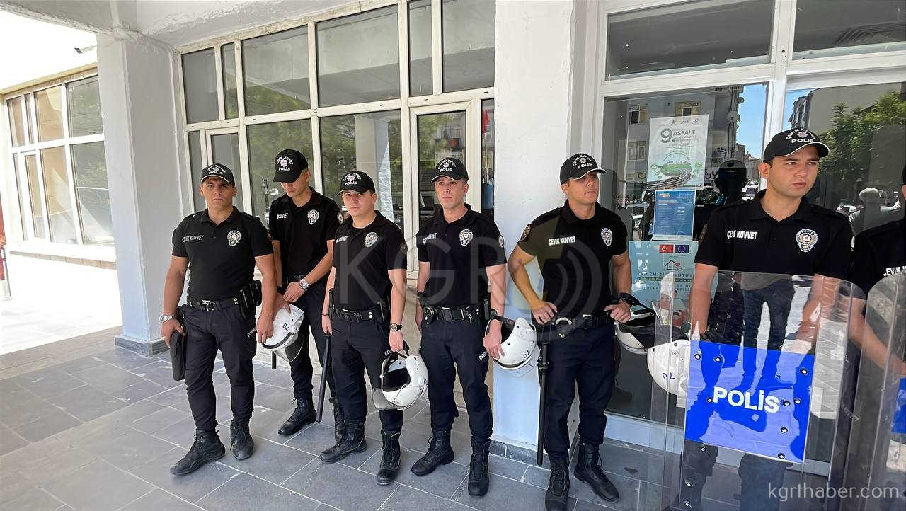 Karamanda 3 Gundur Susuz Kalan Site Halkindan Eylem9