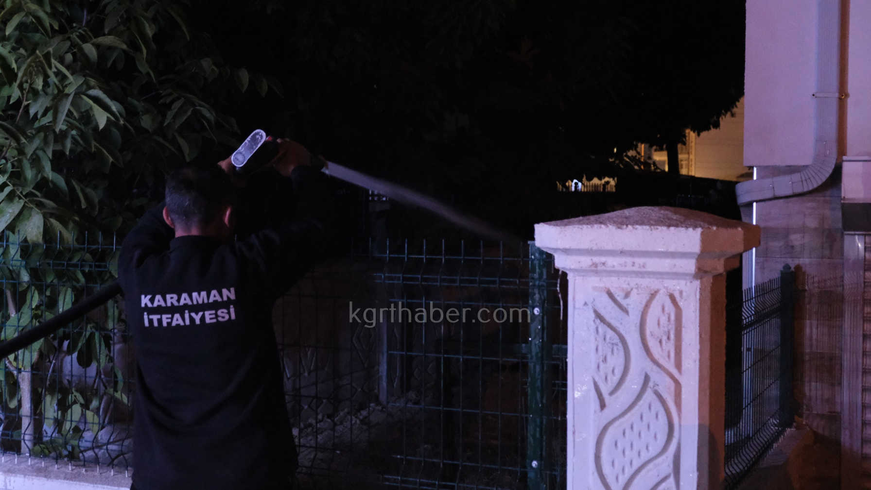 Karamanda 3 Katli Apartmanda Yangin Panigi11