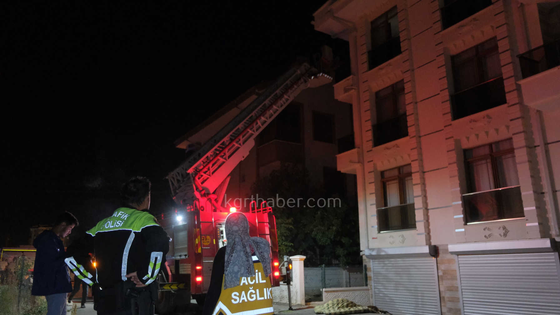 Karamanda 3 Katli Apartmanda Yangin Panigi6