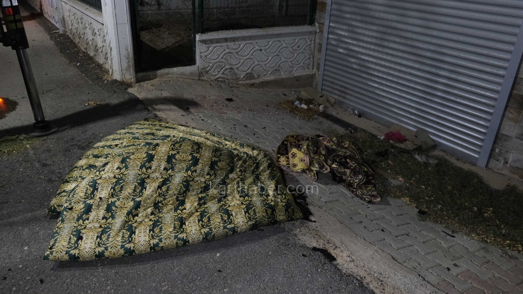 Karamanda 3 Katli Apartmanda Yangin Panigi7