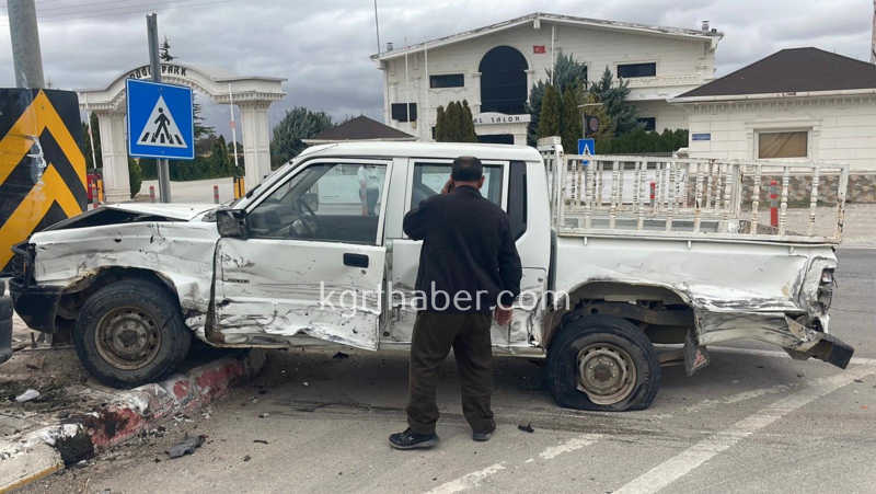 Karamanda Ekmek Tasiyan Aracla Kamyonet Carpisti 1 Yarali11