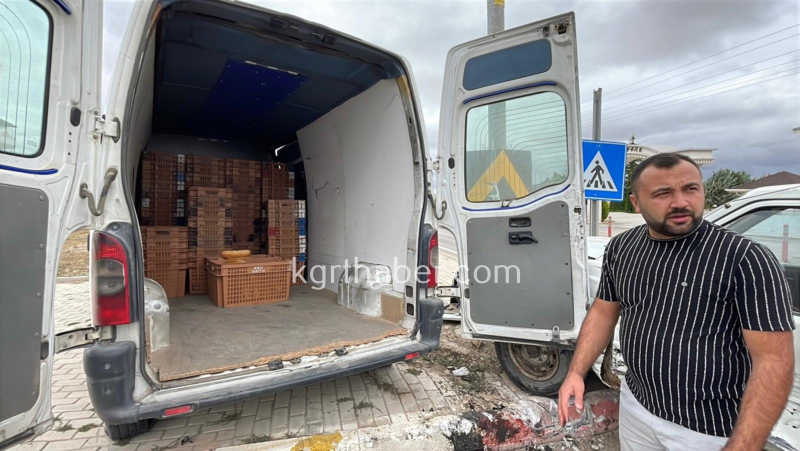 Karamanda Ekmek Tasiyan Aracla Kamyonet Carpisti 1 Yarali16