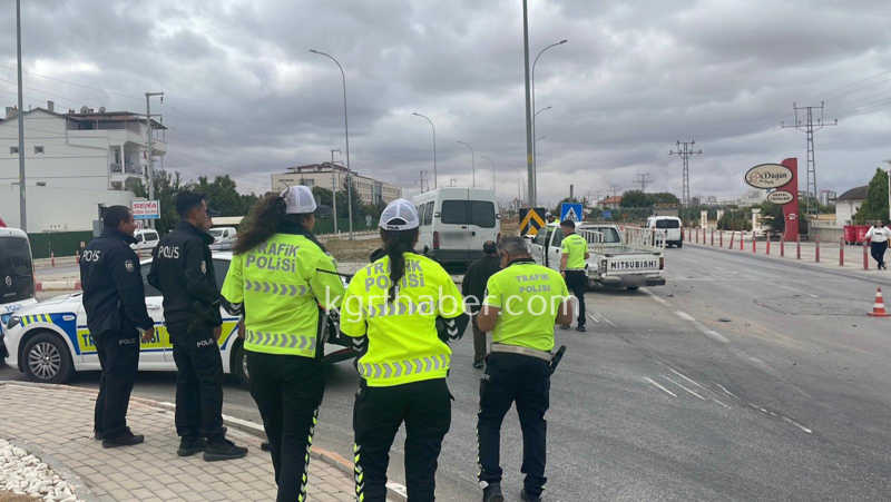 Karamanda Ekmek Tasiyan Aracla Kamyonet Carpisti 1 Yarali2