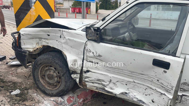 Karamanda Ekmek Tasiyan Aracla Kamyonet Carpisti 1 Yarali20