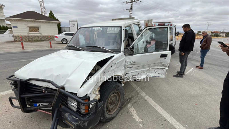 Karamanda Ekmek Tasiyan Aracla Kamyonet Carpisti 1 Yarali21