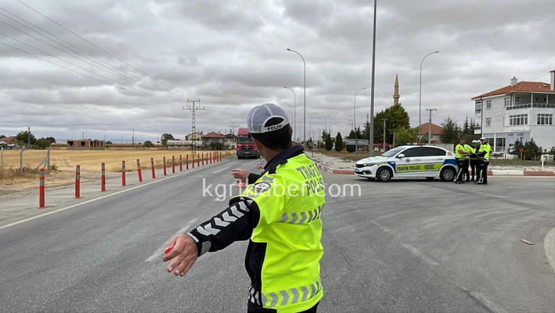 Karamanda Ekmek Tasiyan Aracla Kamyonet Carpisti 1 Yarali23