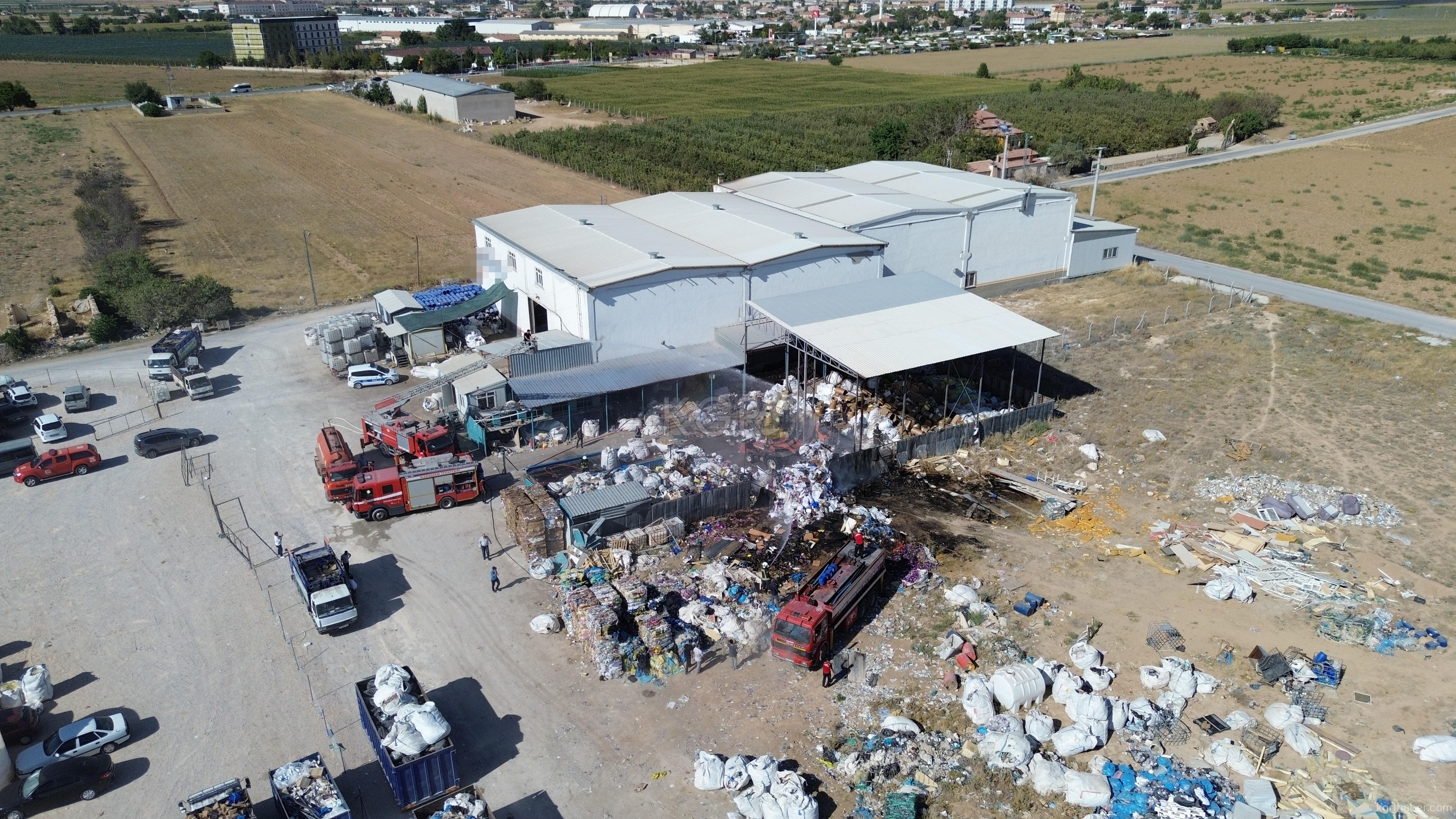 Karaman'da Geri Dönüşüm Tesisinde Yangın12