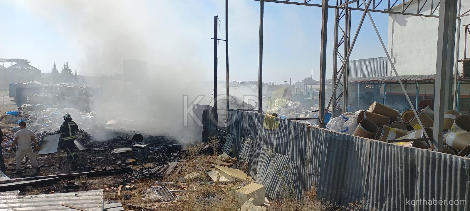 Karaman'da Geri Dönüşüm Tesisinde Yangın2