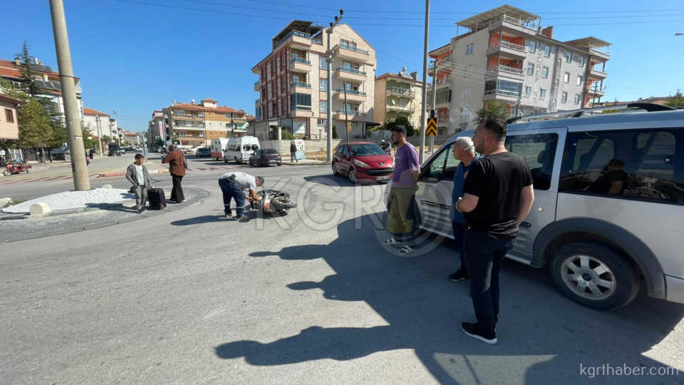 Karamanda Hafif Ticari Aracla Elektrikli Bisiklet Carpisti0