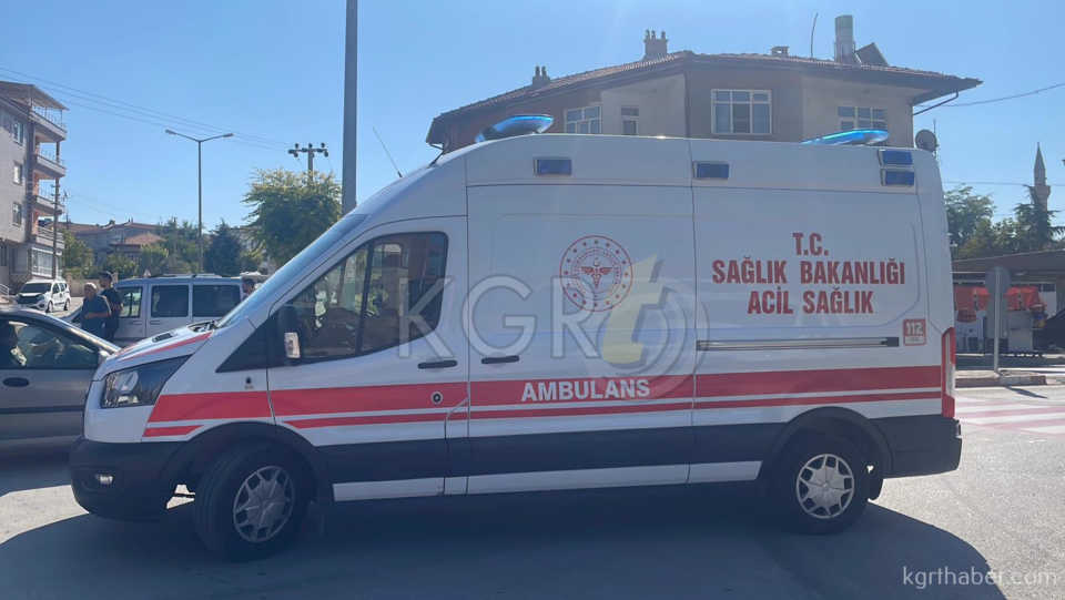 Karamanda Hafif Ticari Aracla Elektrikli Bisiklet Carpisti3