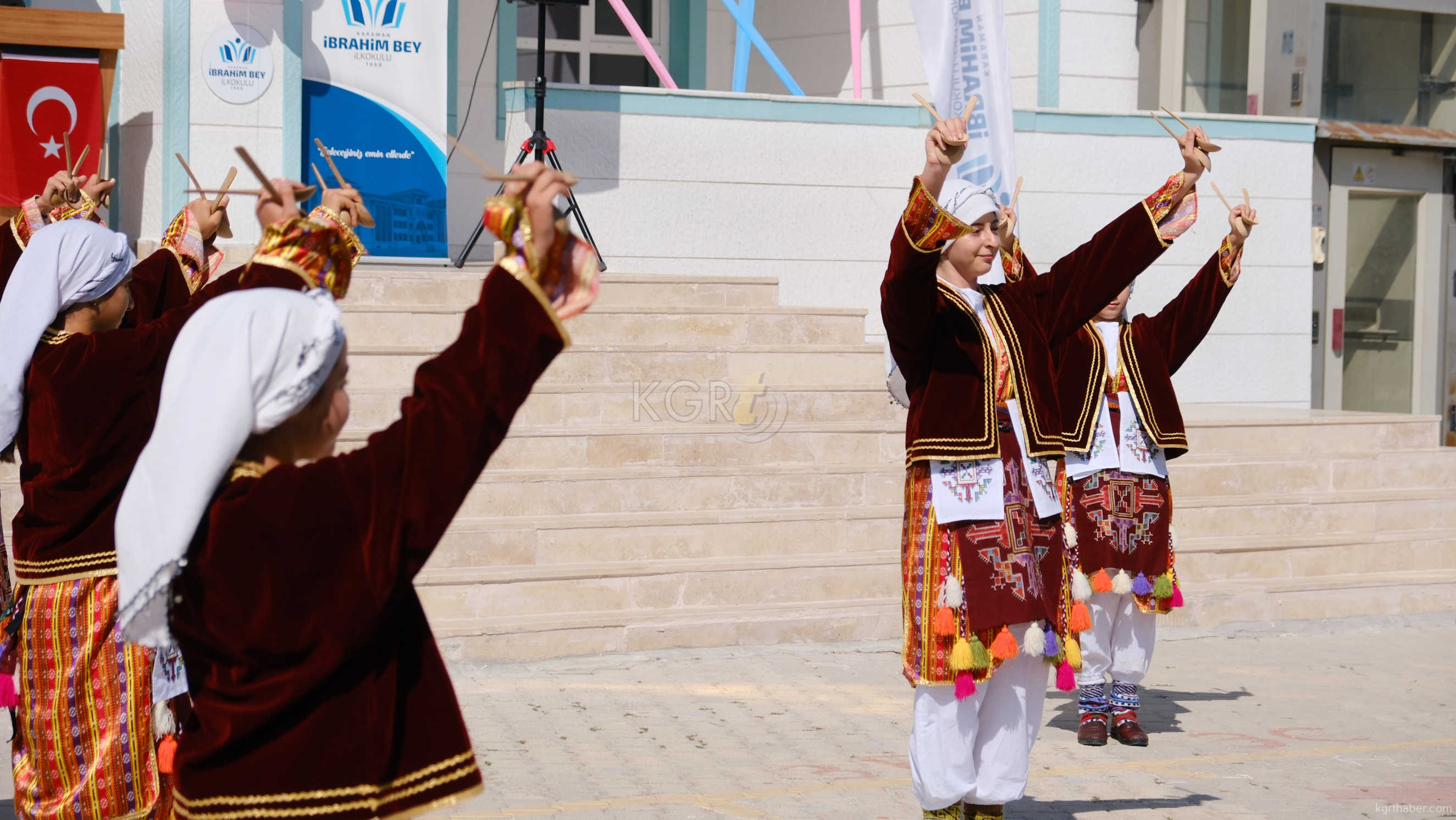 Karamanda Ilkogretim Haftasi Coskuyla Kutlandi29