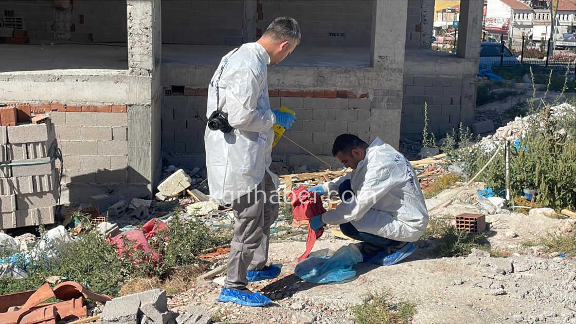 Karamanda Insaat Alaninda Bulunan Kadin Hastanede Oldu12