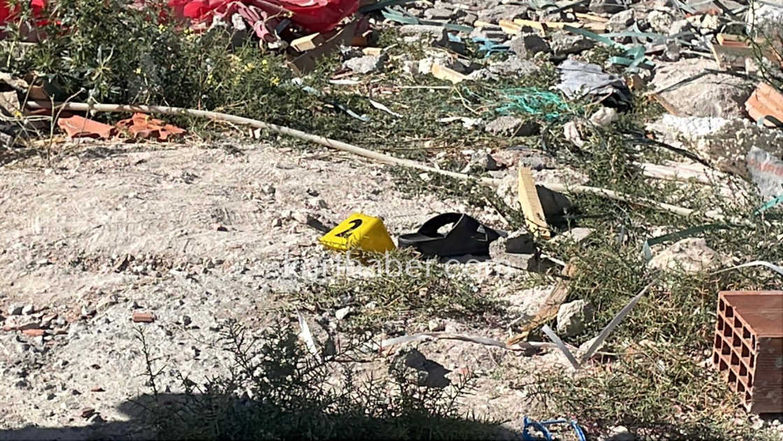 Karamanda Insaat Alaninda Bulunan Kadin Hastanede Oldu13